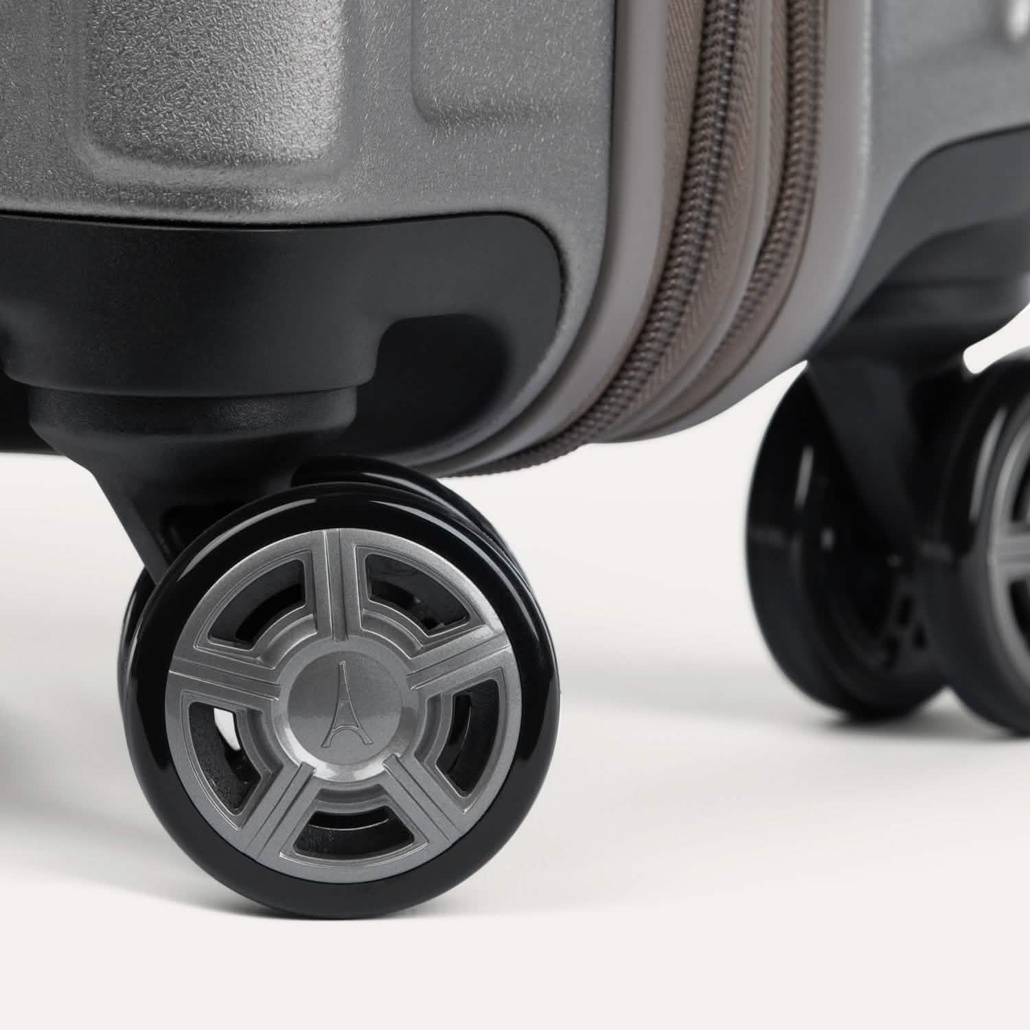 Platinum® Elite Compact Carry-On Hardside Spinner - Image 19