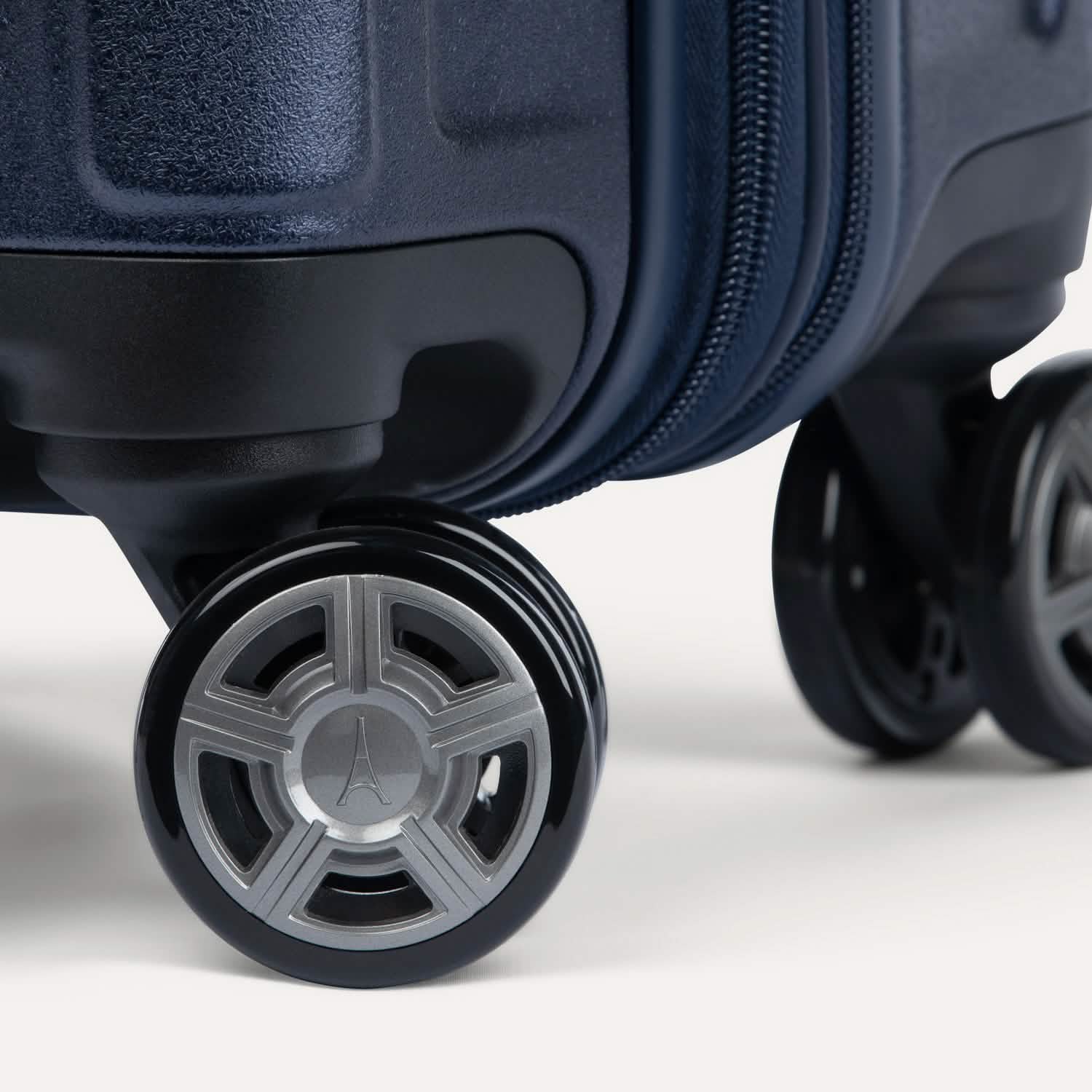 Platinum® Elite Compact Carry-On Hardside Spinner - Image 27