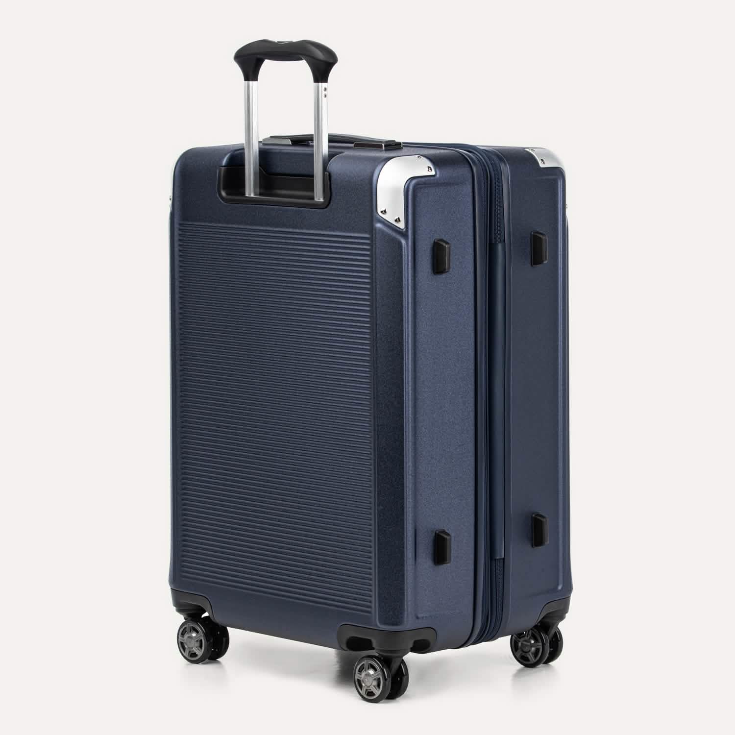 Platinum® Elite Medium Check-In Hardside Spinner - Image 13