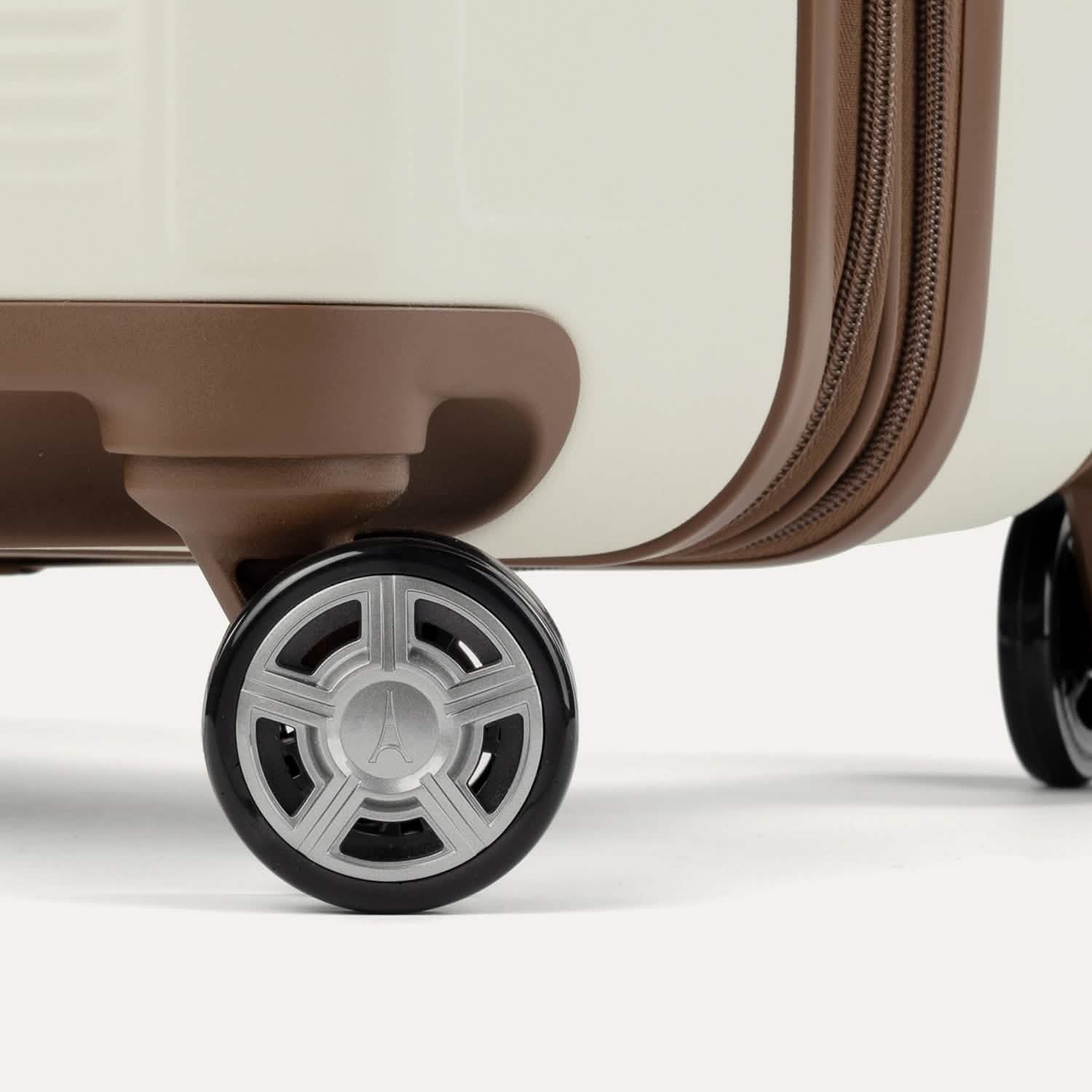 Platinum® Elite Medium Check-In Hardside Spinner - Image 67