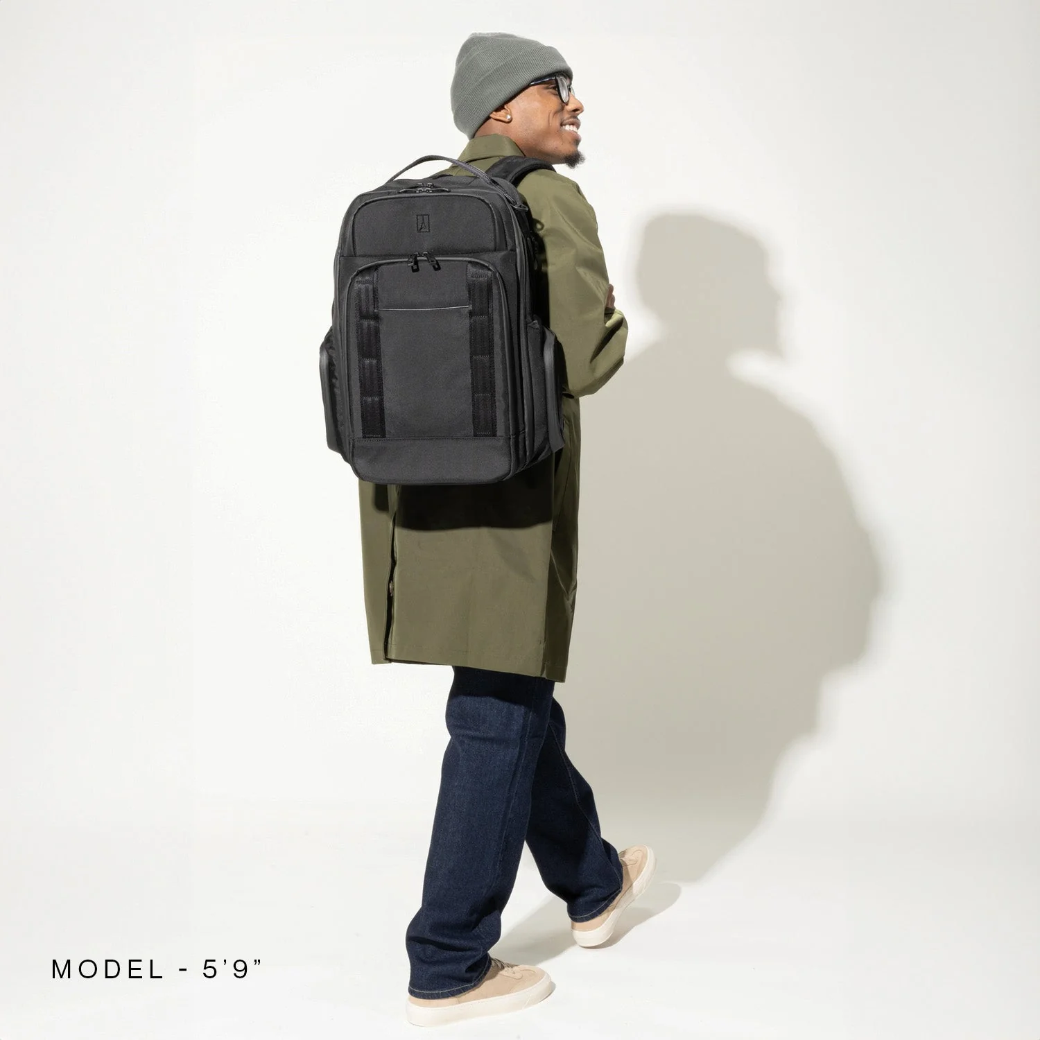 Versapack+ Medium Check-in Spinner / Travelpro® Altitude™ Large Backpack Set - Image 7